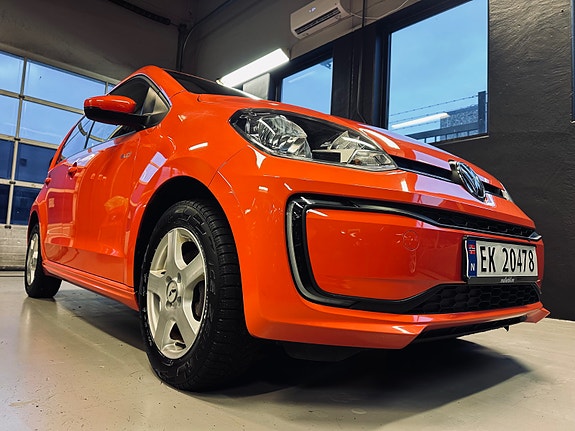 Volkswagen UP! 4 of 30
