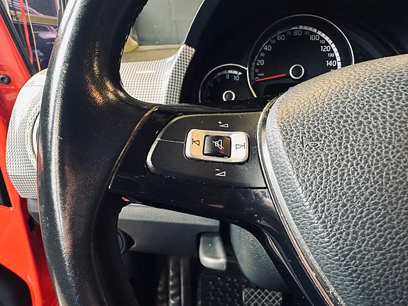 Volkswagen UP! 17 of 30