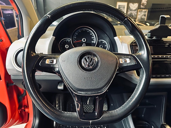 Volkswagen UP! 16 of 30