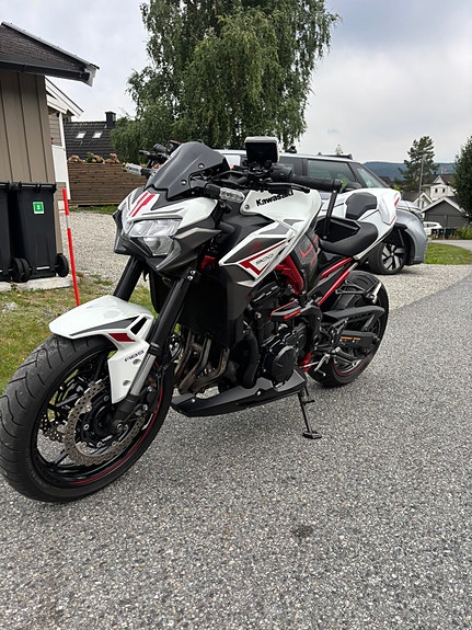 Kawasaki Z 900 5 of 12