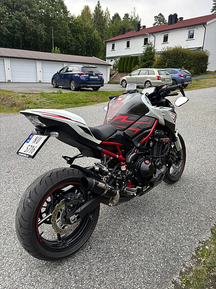 Kawasaki Z 900 6 of 12