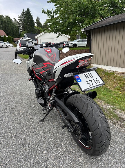 Kawasaki Z 900 2 of 12