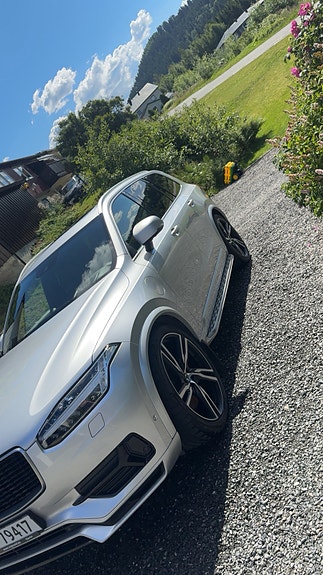 Volvo XC90 3 of 13