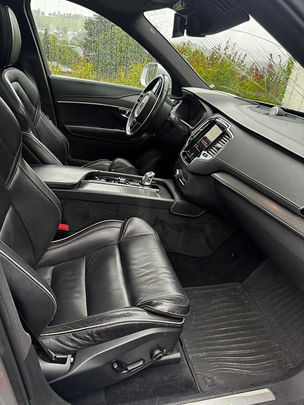 Volvo XC90 8 of 13