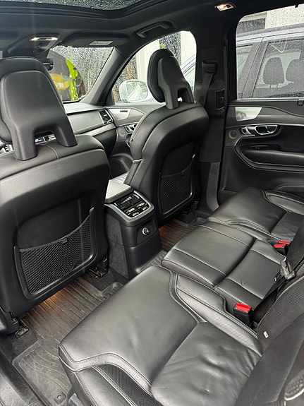 Volvo XC90 10 of 13