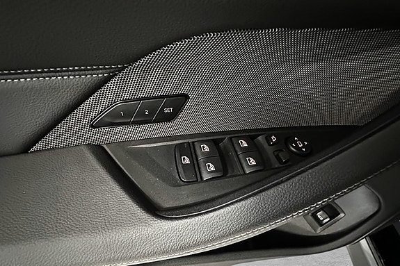 BMW i4 14 of 16