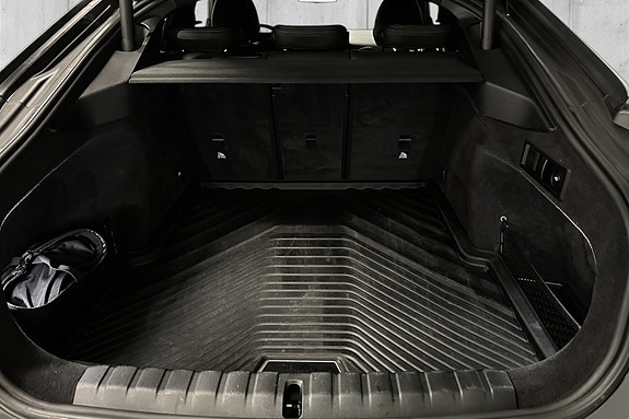 BMW i4 16 of 16