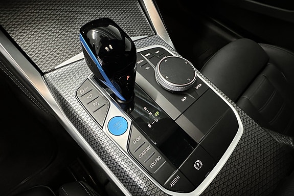 BMW i4 13 of 16