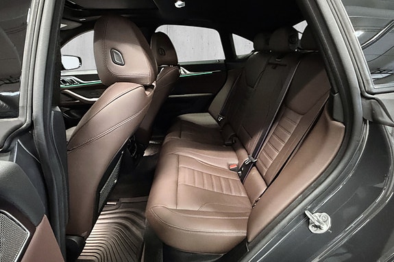 BMW i4 13 of 19