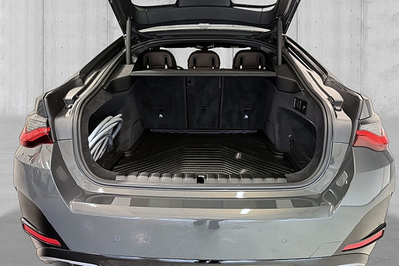 BMW i4 19 of 19