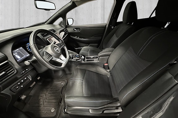 Nissan Leaf 9 of 15