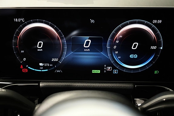Mercedes-Benz EQA250 15 of 17