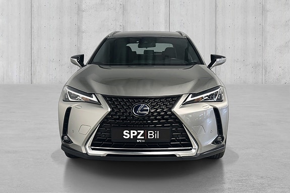 Lexus UX 3 of 15