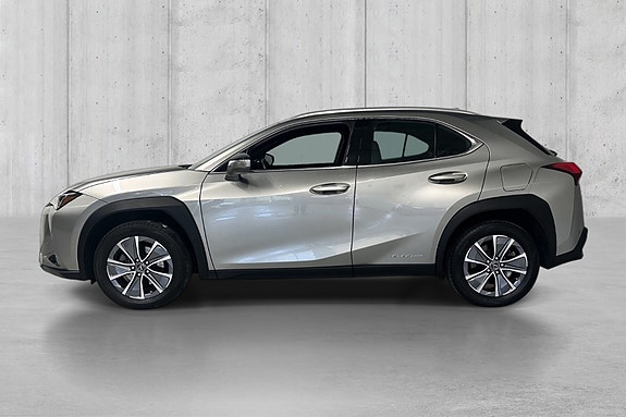 Lexus UX 4 of 15