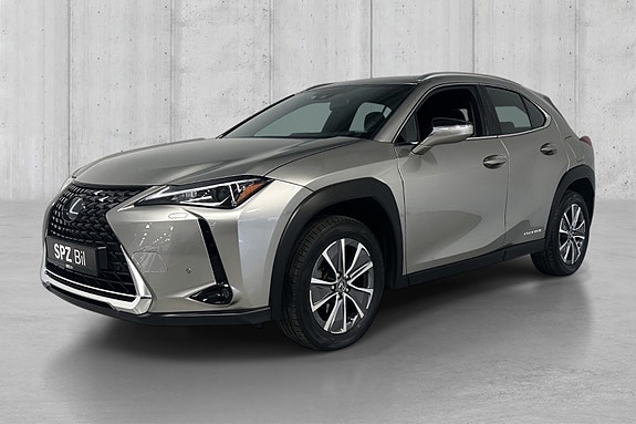 Lexus UX 2 of 15