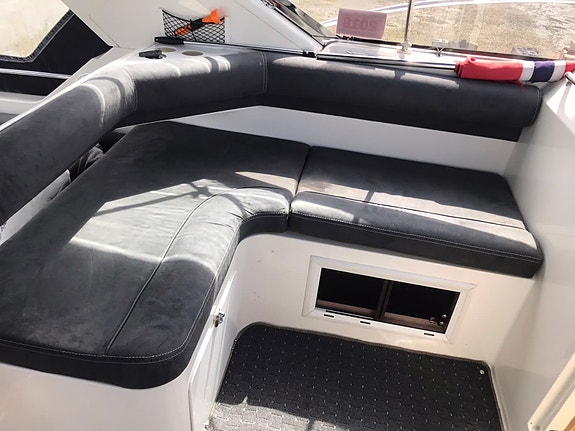 Fairline 31 targa med stor badeplattform 25 of 27