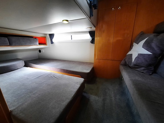 Fairline 31 targa med stor badeplattform 16 of 27