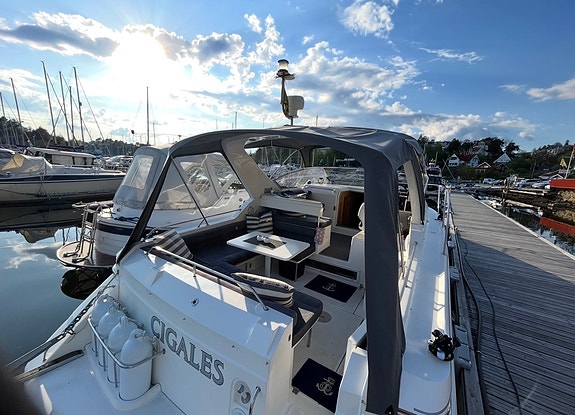 Fairline 31 targa med stor badeplattform 8 of 27