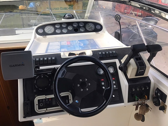 Fairline 31 targa med stor badeplattform 26 of 27