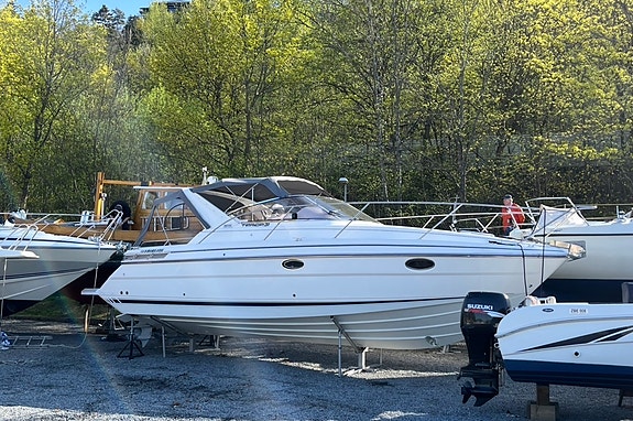 Fairline 31 targa med stor badeplattform 7 of 27