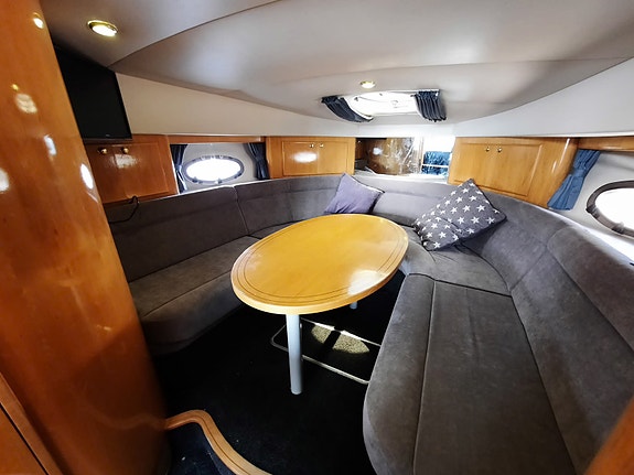 Fairline 31 targa med stor badeplattform 13 of 27