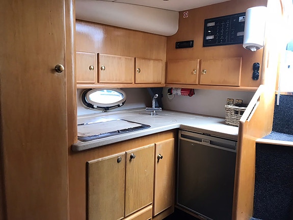 Fairline 31 targa med stor badeplattform 21 of 27