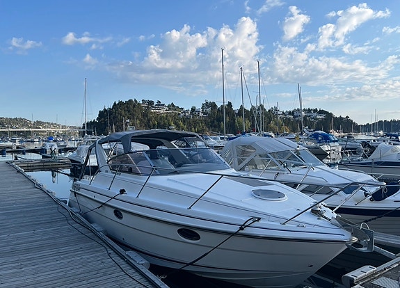 Fairline 31 targa med stor badeplattform 10 of 27