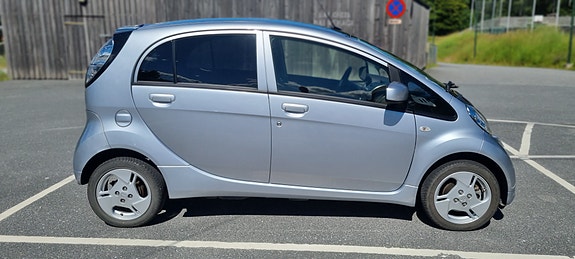 Mitsubishi i-Miev 2 of 15