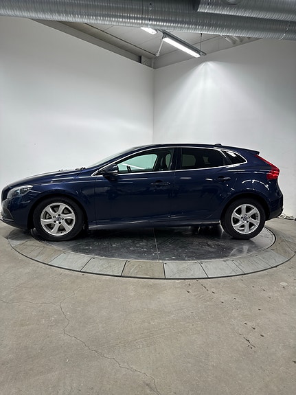 Volvo V40 3 of 19