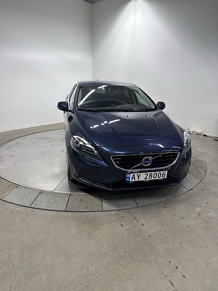 Volvo V40 9 of 19