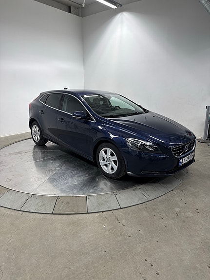 Volvo V40 8 of 19
