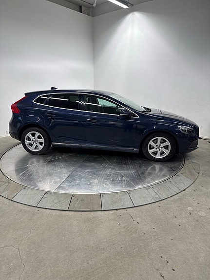 Volvo V40 7 of 19