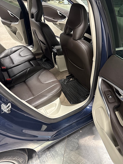 Volvo V40 14 of 19