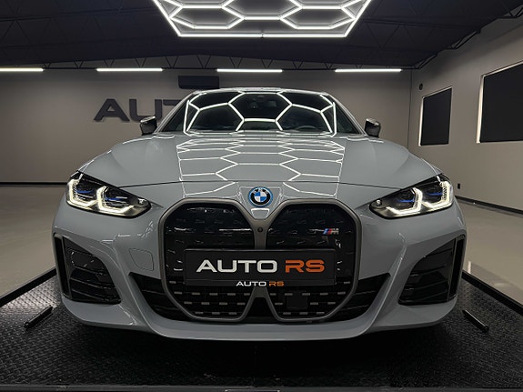 BMW i4 2 of 27