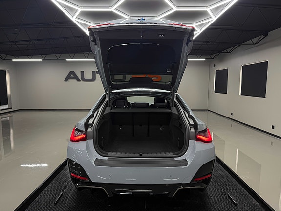 BMW i4 10 of 27