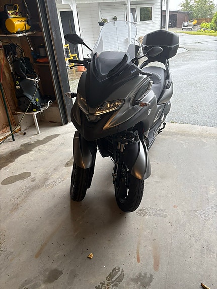 Yamaha Tricity 300 2 of 10