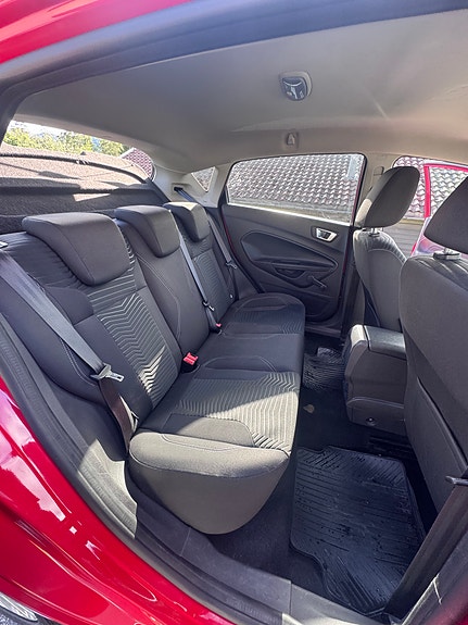 Ford Fiesta 11 of 15