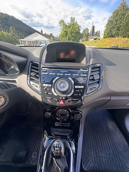 Ford Fiesta 13 of 15