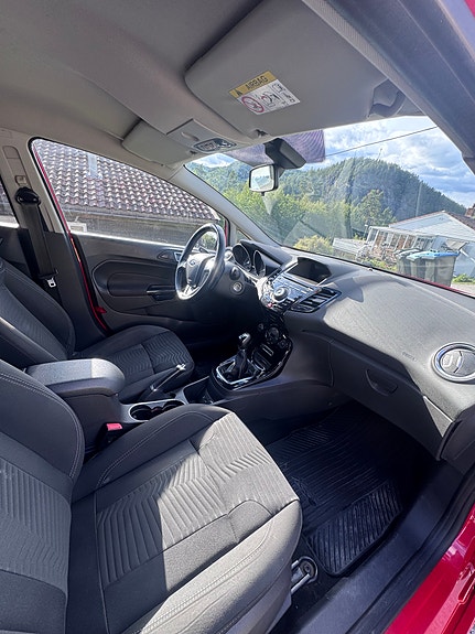 Ford Fiesta 14 of 15