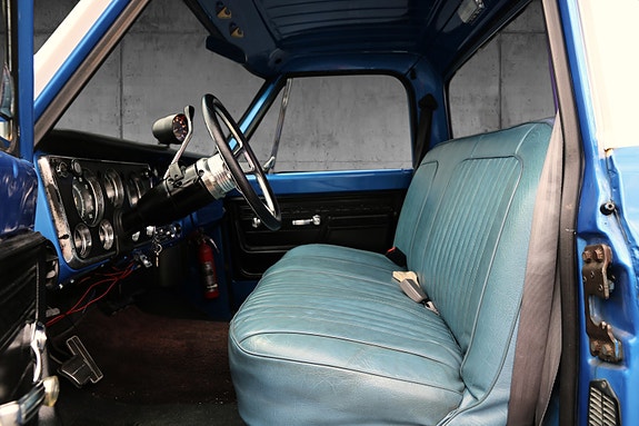 Chevrolet C-10 14 of 16