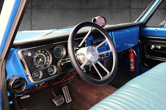 Chevrolet C-10 13 of 16