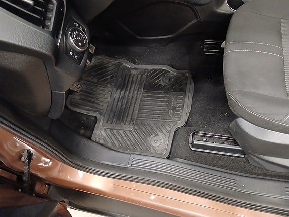 Ford B-MAX 18 of 30