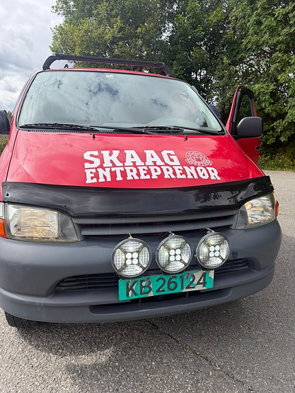 Toyota HiAce 7 of 17