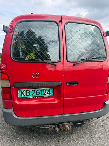 Toyota HiAce 12 of 17