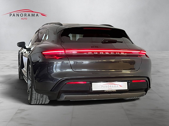 Porsche Taycan 4 5 of 30