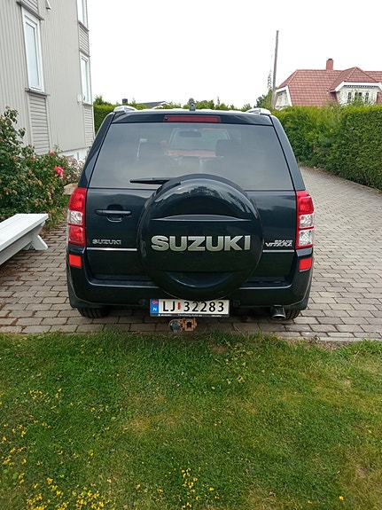 Suzuki Grand Vitara 8 of 12