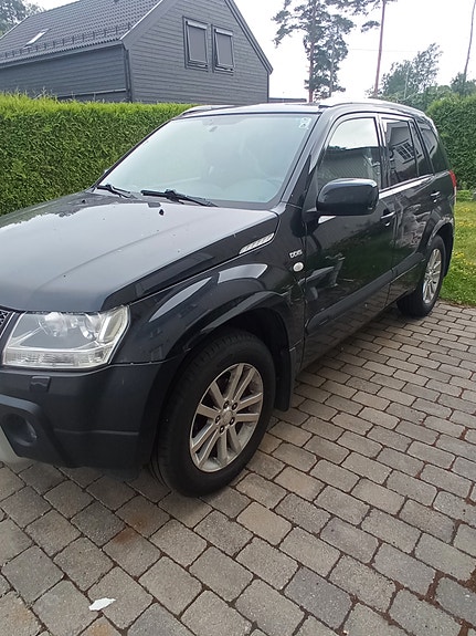 Suzuki Grand Vitara 5 of 12