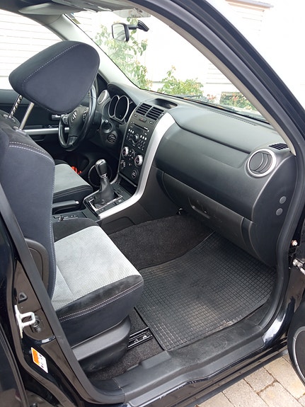 Suzuki Grand Vitara 11 of 12