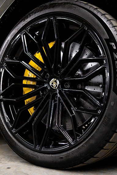 Lamborghini Urus 19 of 30