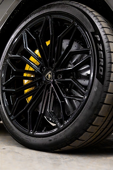 Lamborghini Urus 18 of 30